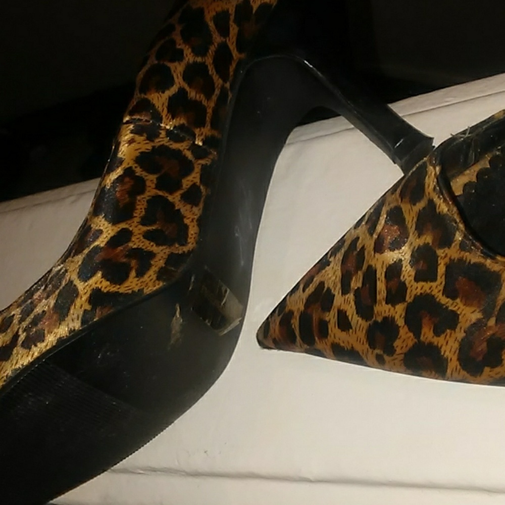 Heels - Picture 3 of 4